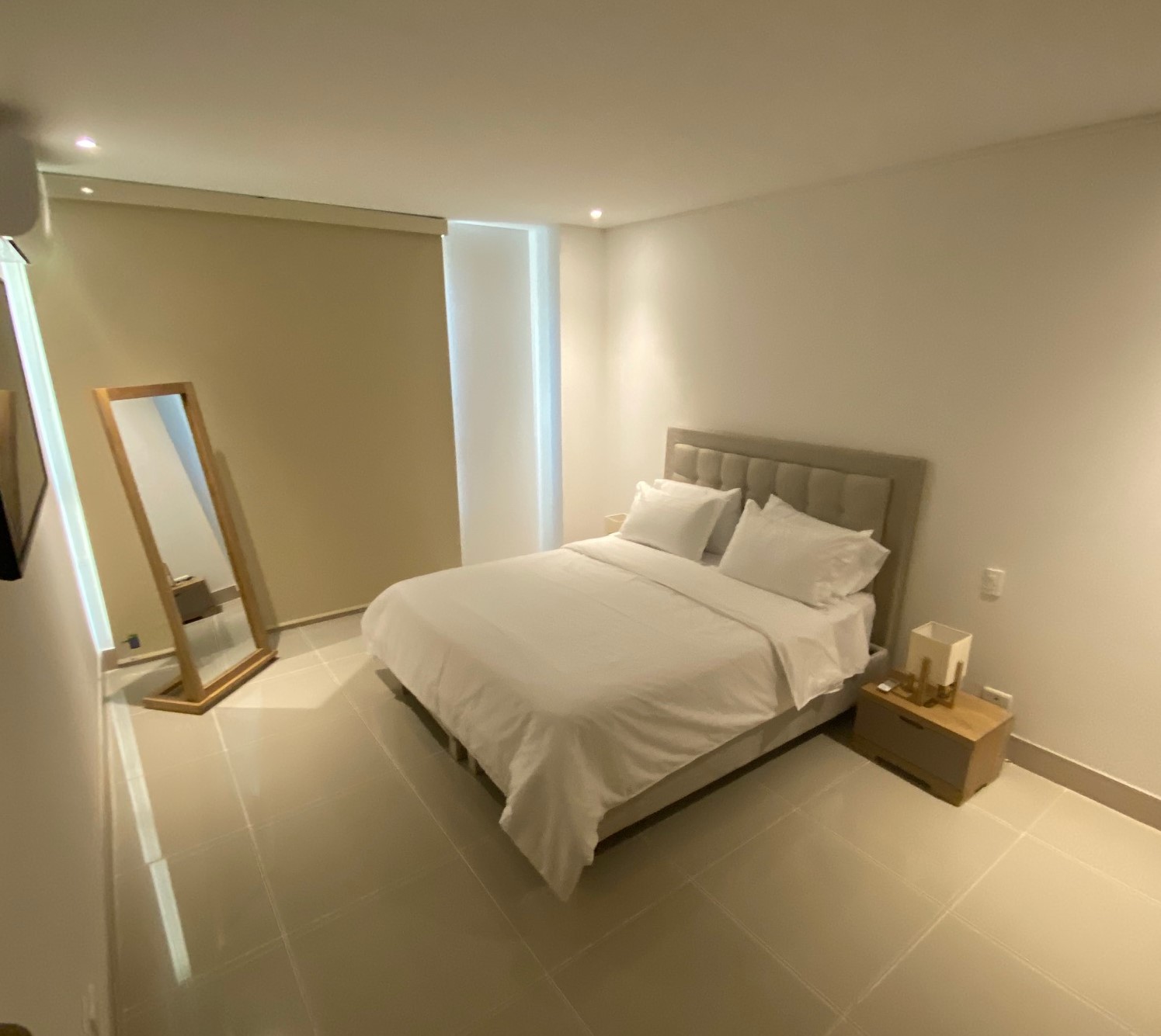 Luxury apartment on 28th floor
